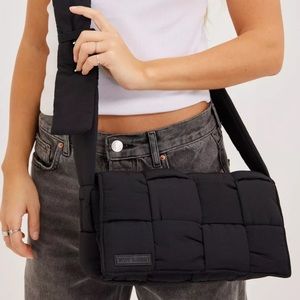 SM Bmagda Crossbody Bag